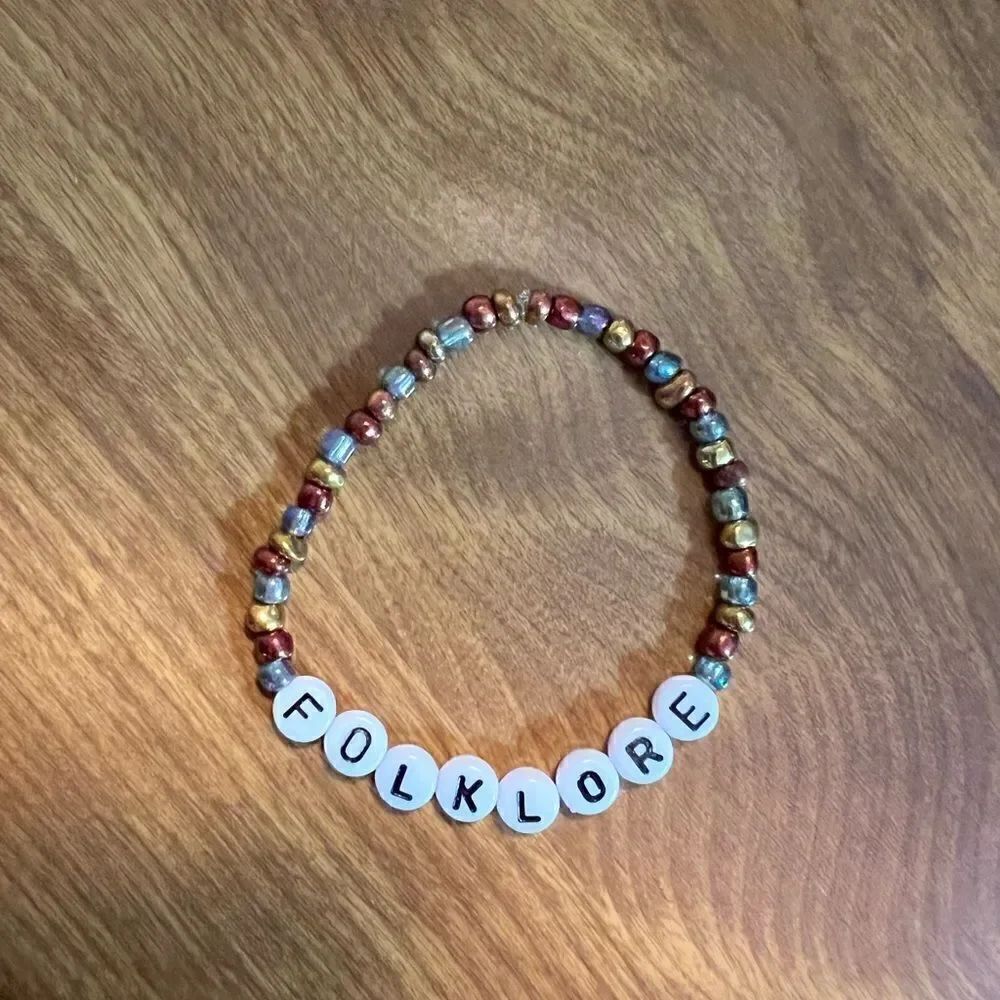 Taylor Swift Friendship Bracelet